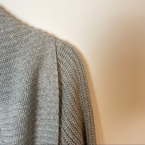 Fate Gray Minimalist Knot Cardigan Sweater Size M - Picture 3 of 9